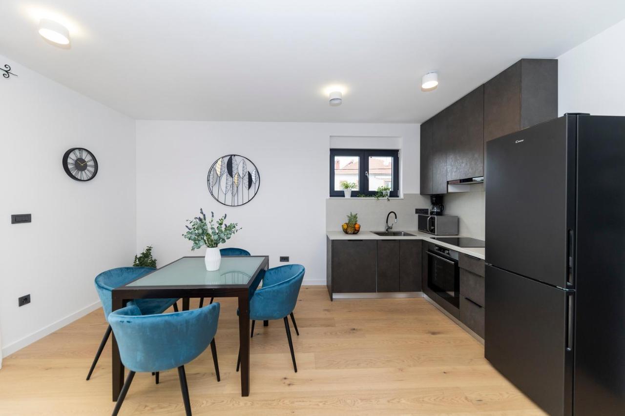 Marianne , Parking Free , 2 Bedroom & 2 Bathroom , Modern & Cozy Zadar