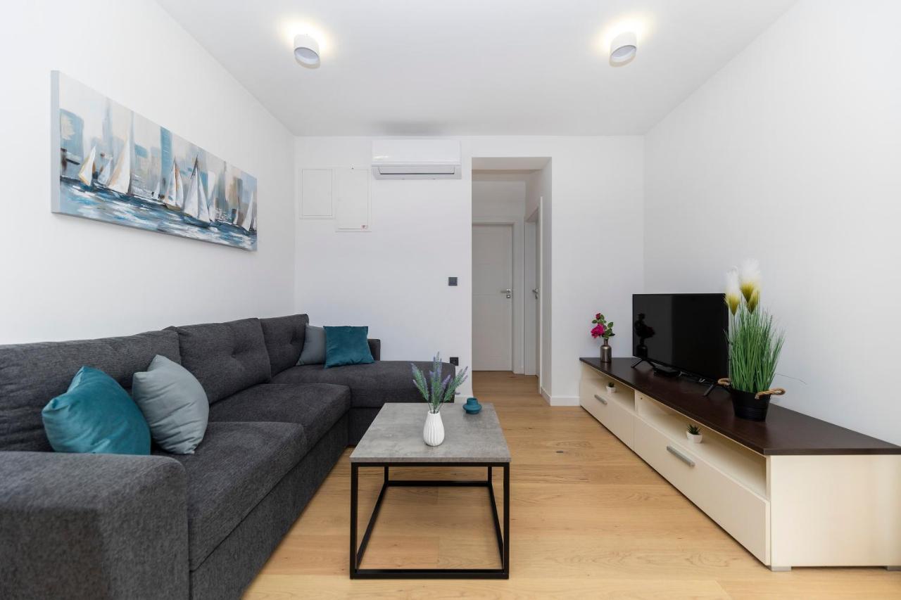 Appartement Marianne , Parking Free , 2 Bedroom & 2 Bathroom , Modern & Cozy Zadar