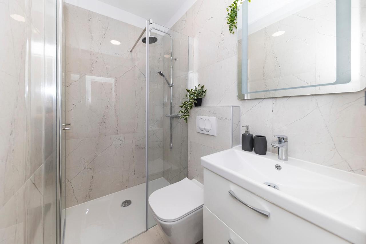 Appartement Marianne , Parking Free , 2 Bedroom & 2 Bathroom , Modern & Cozy *